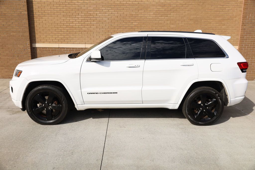 2015 Jeep Grand Cherokee Laredo Altitude photo 3