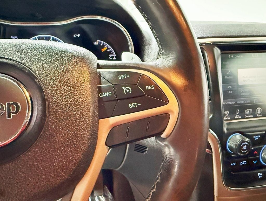 2015 Jeep Grand Cherokee Limited photo 12