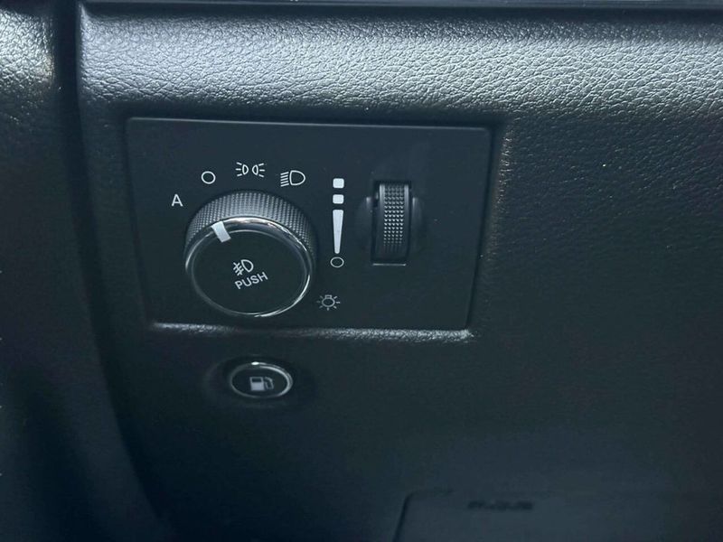 2015 Jeep Grand Cherokee 4WD 4dr Limited - 22981223 - 35