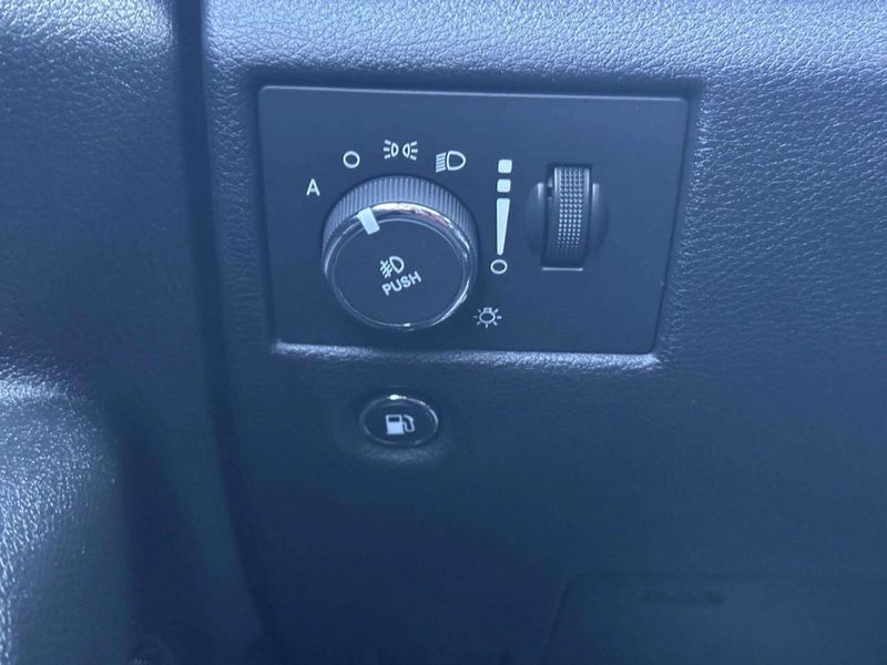 2015 Jeep Grand Cherokee 4WD 4dr Limited - 23036129 - 28