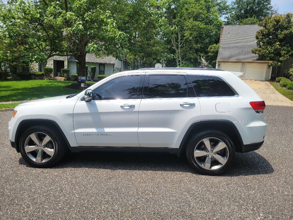 2015 Jeep Grand Cherokee Limited photo 2