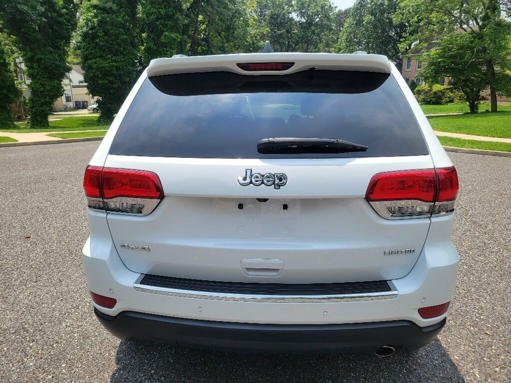 2015 Jeep Grand Cherokee Limited photo 4