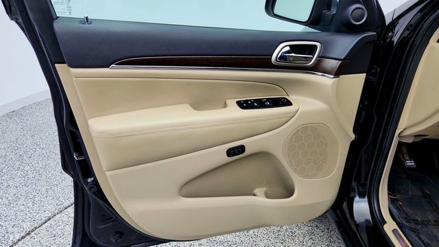 2015 Jeep Grand Cherokee 4WD 4dr Limited w/ Panoramic Sunroof, Leather & 8.4'' Touch Nav - 22998224 - 10