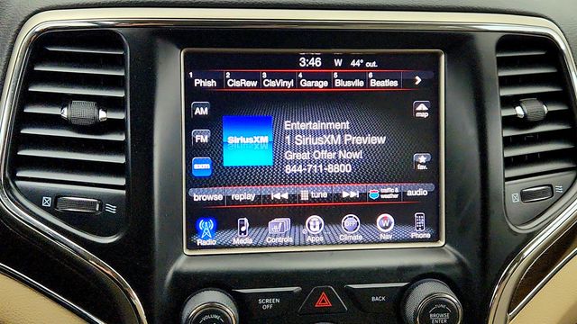 2015 Jeep Grand Cherokee 4WD 4dr Limited w/ Panoramic Sunroof, Leather & 8.4'' Touch Nav - 22998224 - 17