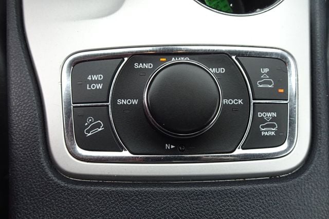 2015 Jeep Grand Cherokee 4WD 4dr Overland - 22931651 - 18