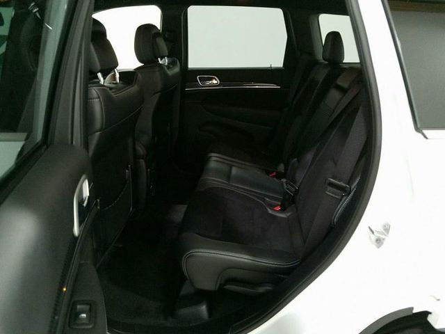 2015 Jeep Grand Cherokee 4WD 4dr SRT - 15400114 - 9