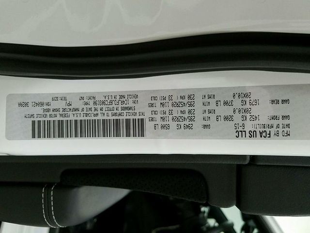 2015 Jeep Grand Cherokee 4WD 4dr SRT - 15400114 - 15