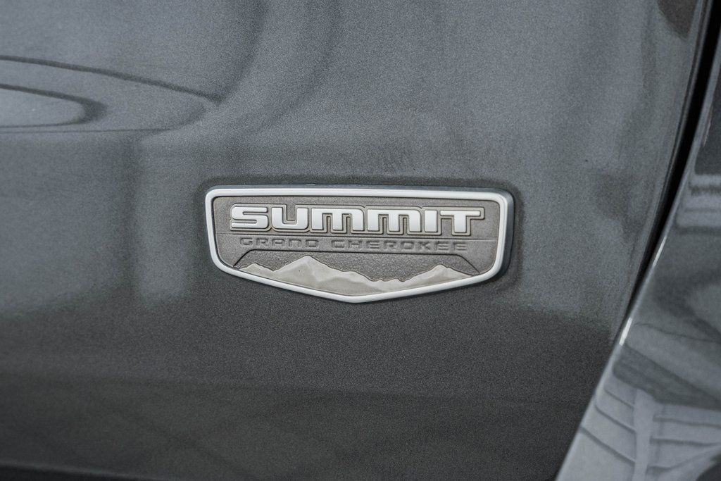 2015 Jeep Grand Cherokee 4WD 4dr Summit - 22420942 - 18