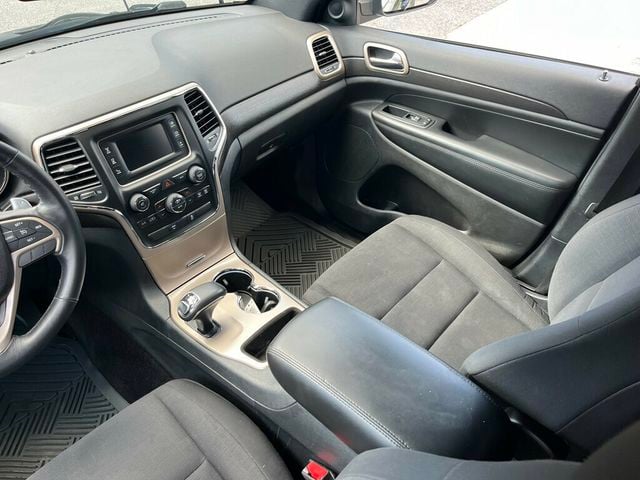 2015 Jeep Grand Cherokee Fuel Efficient Jeep Grand Cherokee Laredo 4x4 - 23070425 - 18