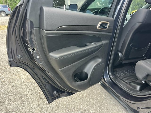 2015 Jeep Grand Cherokee Fuel Efficient Jeep Grand Cherokee Laredo 4x4 - 23070425 - 19