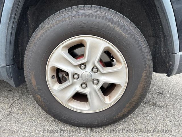 2015 Jeep Grand Cherokee Laredo - 23092325 - 11