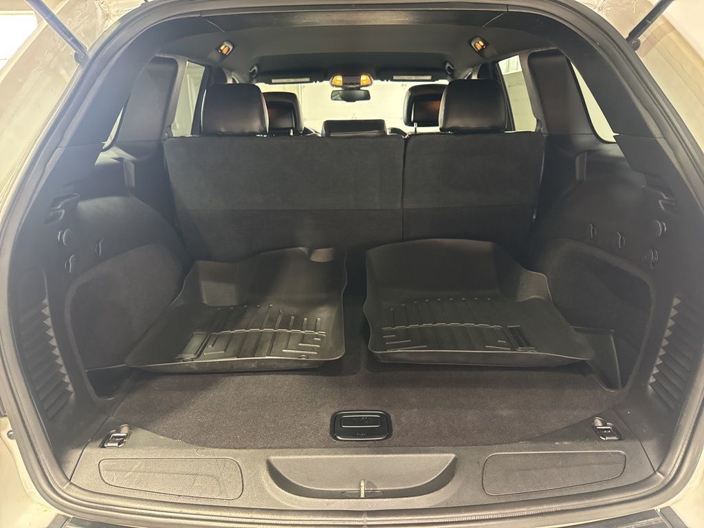 2015 Jeep Grand Cherokee Laredo - 23014549 - 35