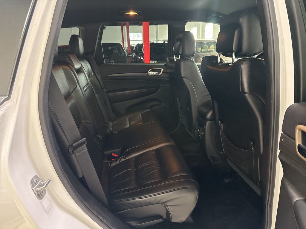 2015 Jeep Grand Cherokee Laredo - 23014549 - 37
