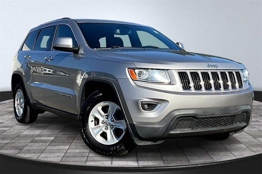 2015 Jeep Grand Cherokee Laredo photo 3