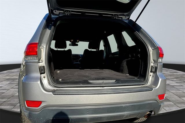 2015 Jeep Grand Cherokee Laredo - 22842157 - 32