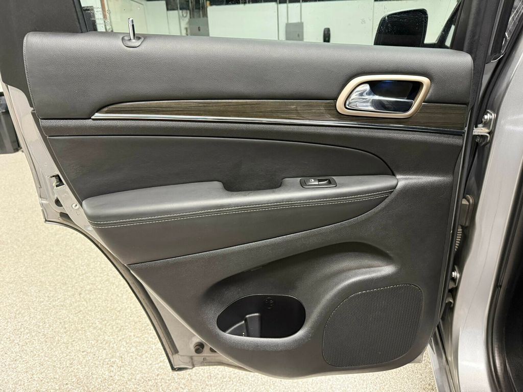 2015 Jeep Grand Cherokee Overland Pkg/Heated&Cooled Seats/Blind Spot Monitor/Pano Roof - 23055754 - 22
