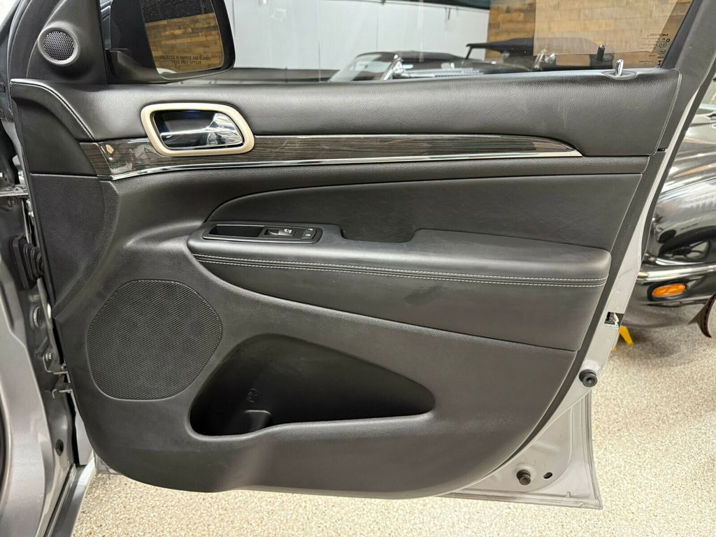 2015 Jeep Grand Cherokee Overland Pkg/Heated&Cooled Seats/Blind Spot Monitor/Pano Roof - 23055754 - 32
