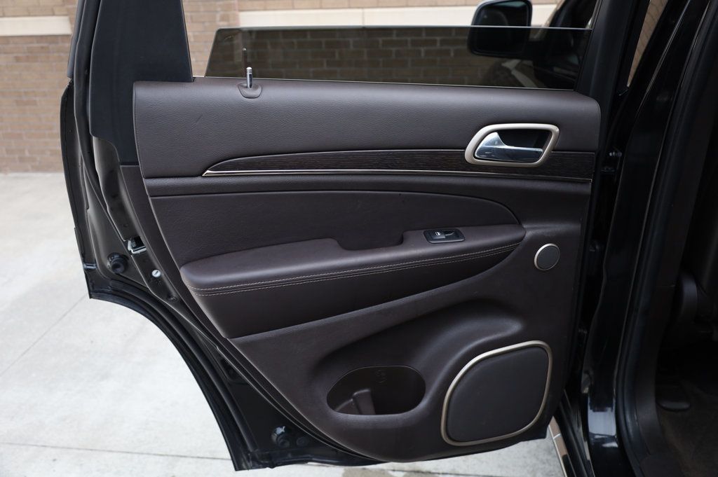 2015 Jeep Grand Cherokee Summit photo 14