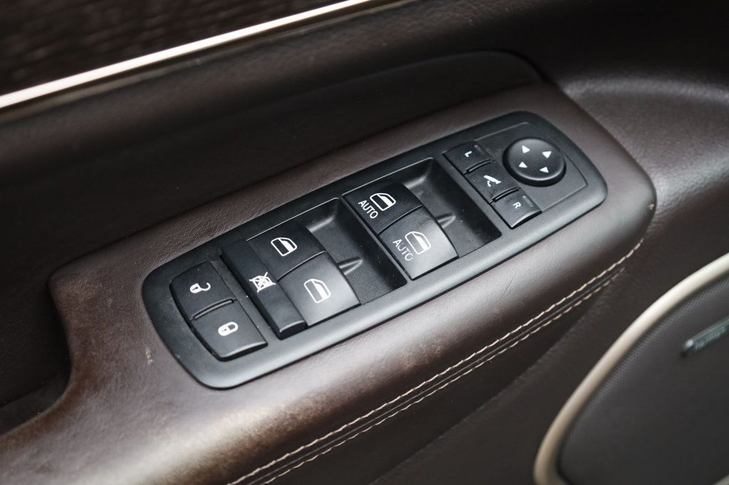 2015 Jeep Grand Cherokee Summit photo 33