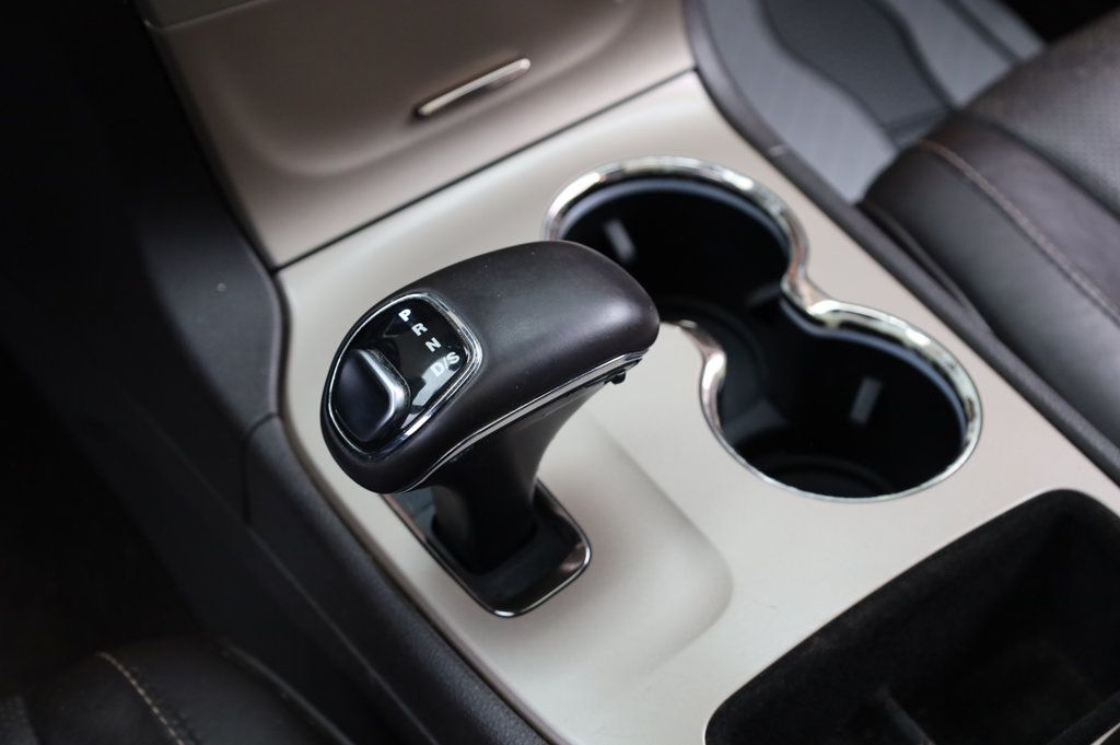 2015 Jeep Grand Cherokee Summit photo 38