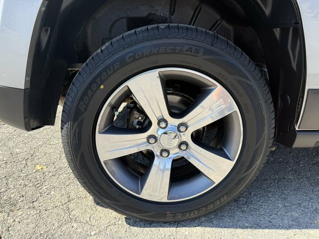 2015 Jeep Patriot AWD and Fuel Efficient - 23084020 - 9