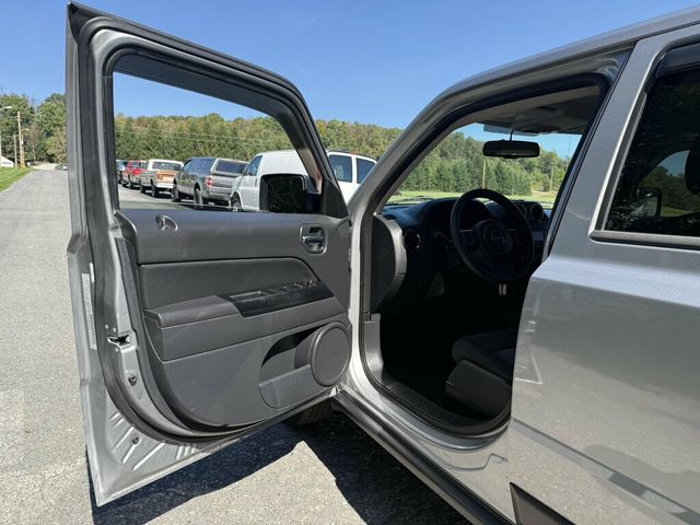 2015 Jeep Patriot AWD and Fuel Efficient - 23084020 - 14