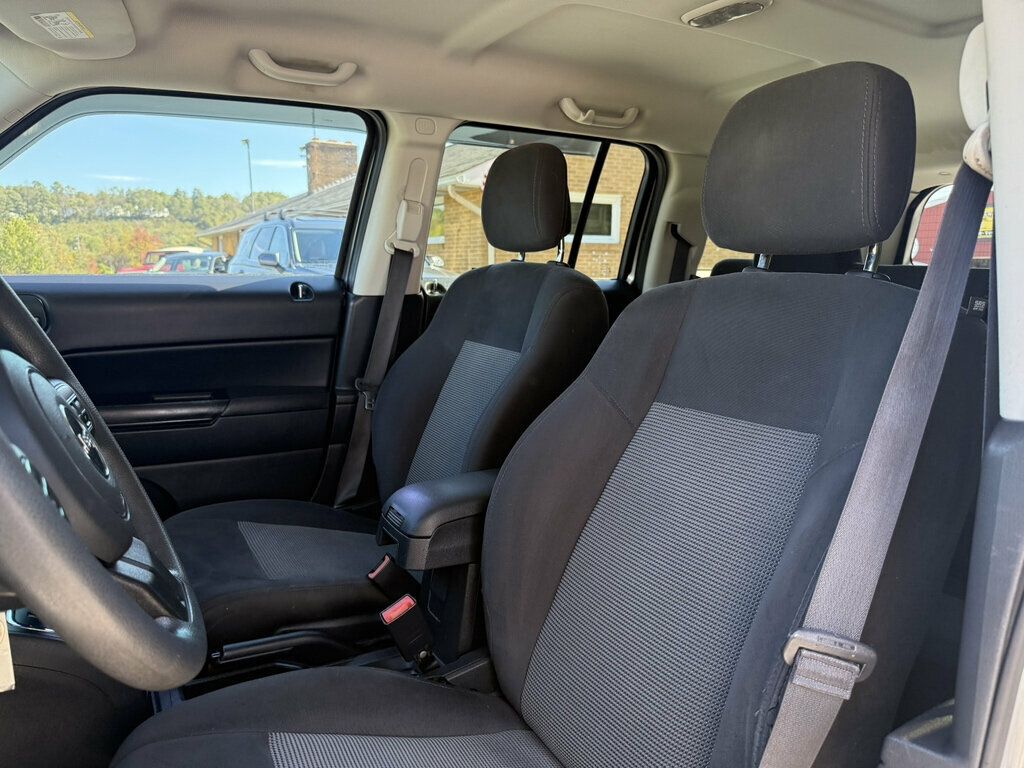 2015 Jeep Patriot AWD and Fuel Efficient - 23084020 - 17