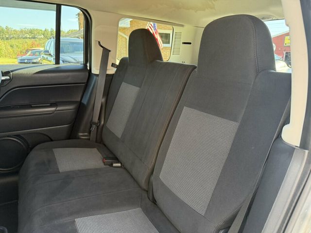 2015 Jeep Patriot AWD and Fuel Efficient - 23084020 - 29