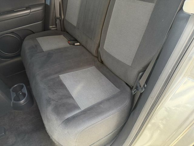 2015 Jeep Patriot AWD and Fuel Efficient - 23084020 - 30