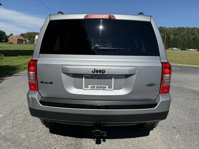 2015 Jeep Patriot AWD and Fuel Efficient - 23084020 - 3