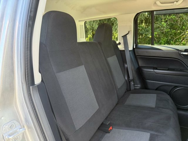 2015 Jeep Patriot AWD and Fuel Efficient - 23084020 - 39
