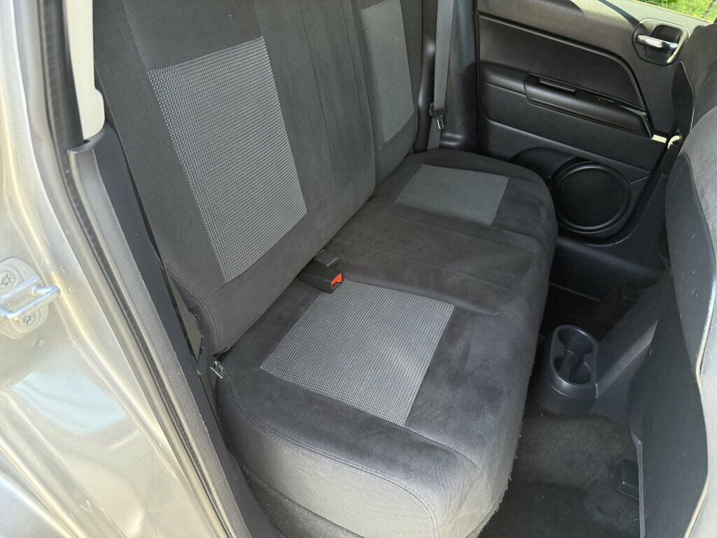 2015 Jeep Patriot AWD and Fuel Efficient - 23084020 - 40