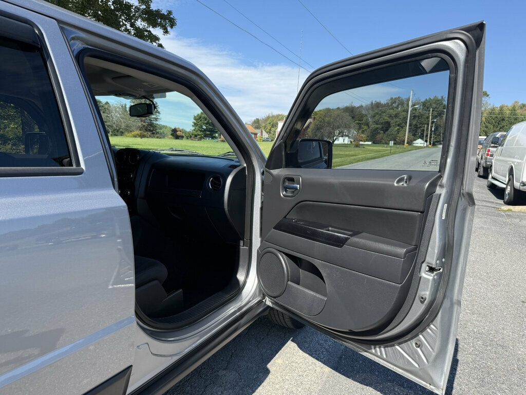 2015 Jeep Patriot AWD and Fuel Efficient - 23084020 - 43