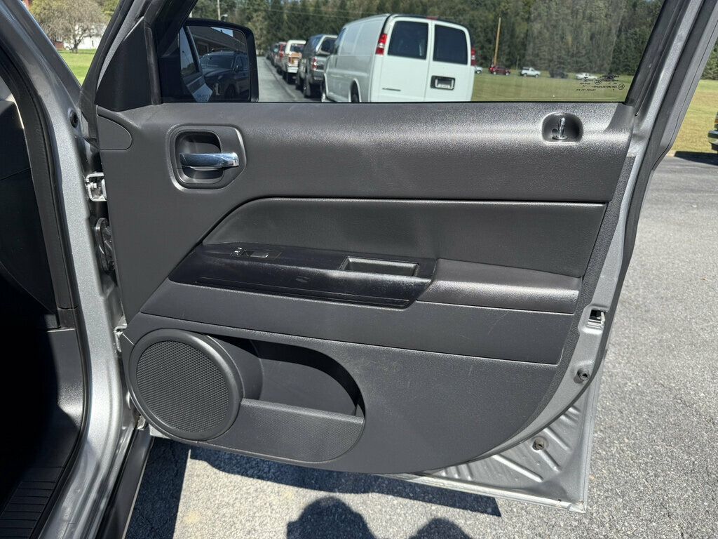 2015 Jeep Patriot AWD and Fuel Efficient - 23084020 - 44