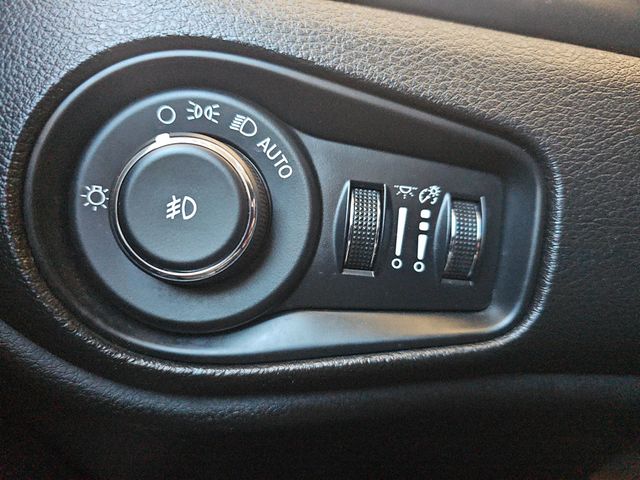 2015 Jeep Renegade 4WD 4dr Latitude - 22983959 - 16