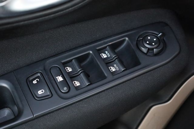 2015 Jeep Renegade 4WD 4dr Latitude - 22949458 - 28