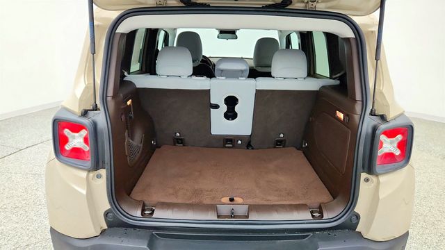 2015 Jeep Renegade 4WD 4dr Latitude w/ Popular Equipment & Cold Weather Pkgs - 23036203 - 19