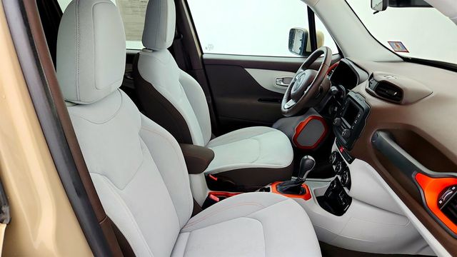 2015 Jeep Renegade 4WD 4dr Latitude w/ Popular Equipment & Cold Weather Pkgs - 23036203 - 21