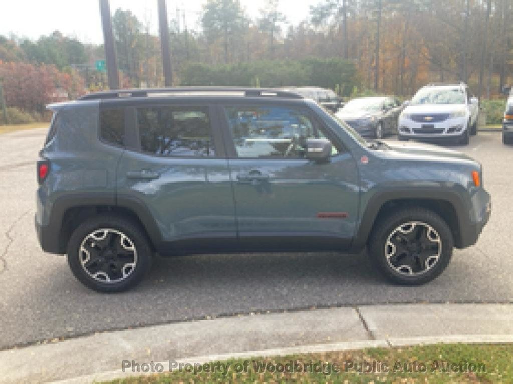 2015 Jeep Renegade 4WD 4dr Trailhawk - 22947613 | Video 1