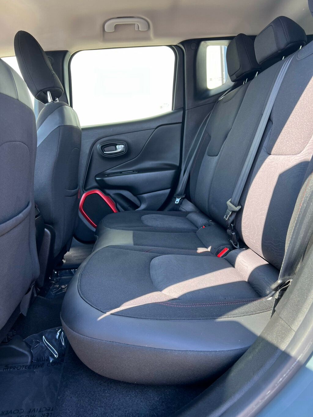 2015 Jeep Renegade Trailhawk photo 10