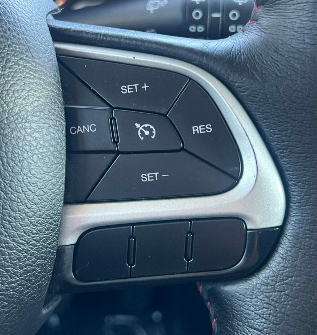 2015 Jeep Renegade Trailhawk photo 12