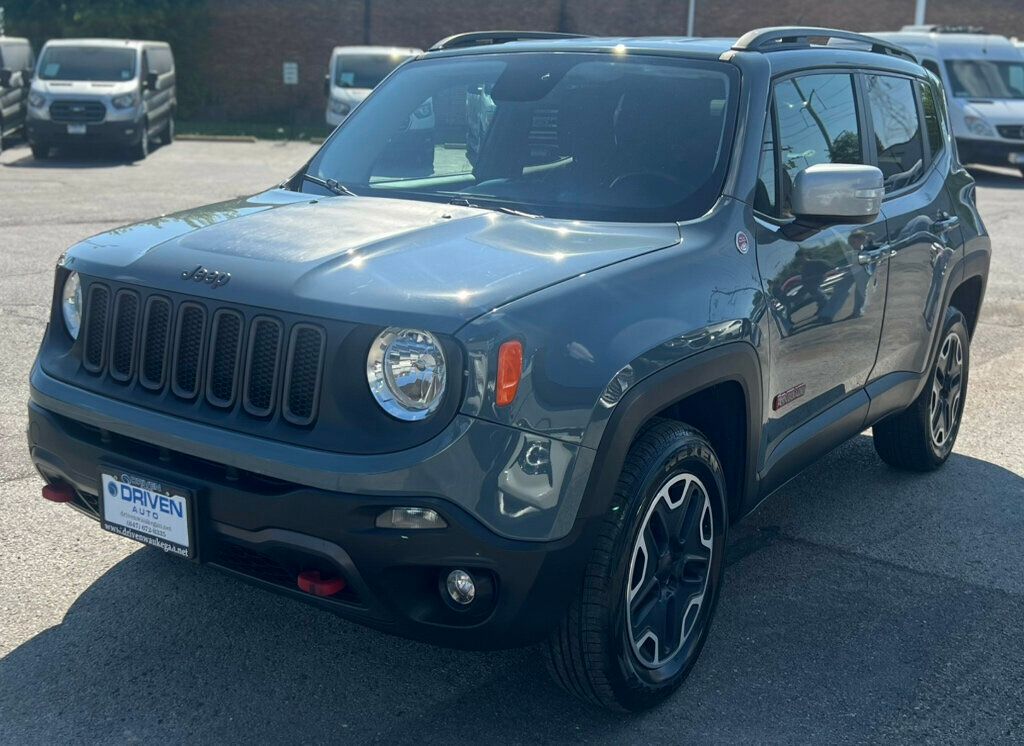 2015 Jeep Renegade Trailhawk photo 28