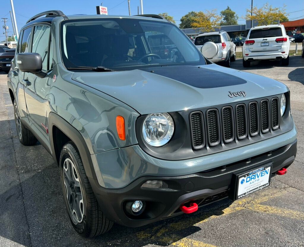 2015 Jeep Renegade Trailhawk photo 5