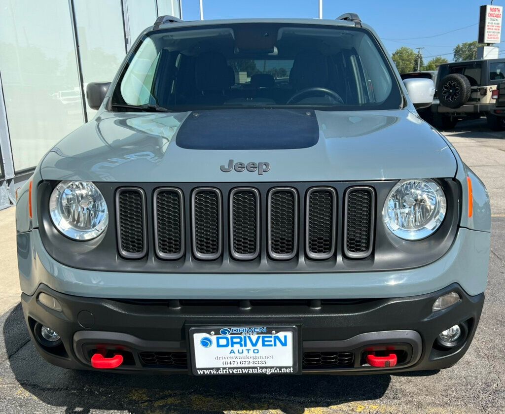 2015 Jeep Renegade Trailhawk photo 6