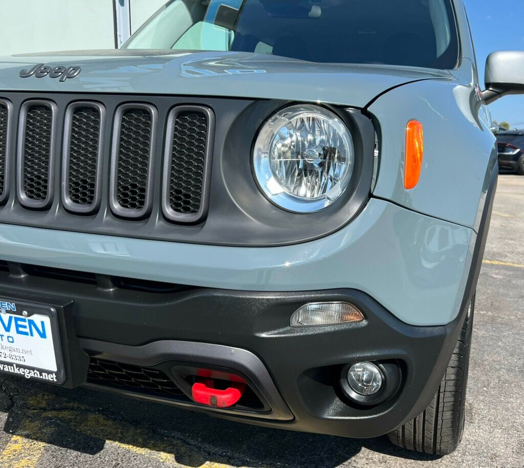 2015 Jeep Renegade Trailhawk photo 7