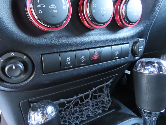 2015 Jeep Wrangler 4WD 2dr Rubicon - 23045551 - 36