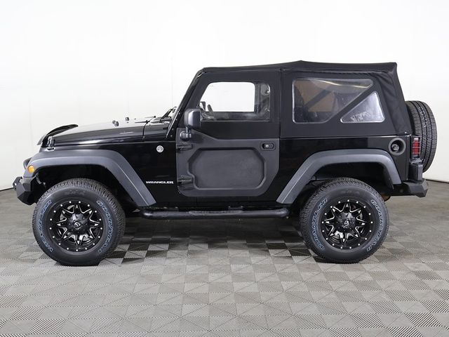 2015 Jeep Wrangler 4WD 2dr Rubicon - 22941759 - 11