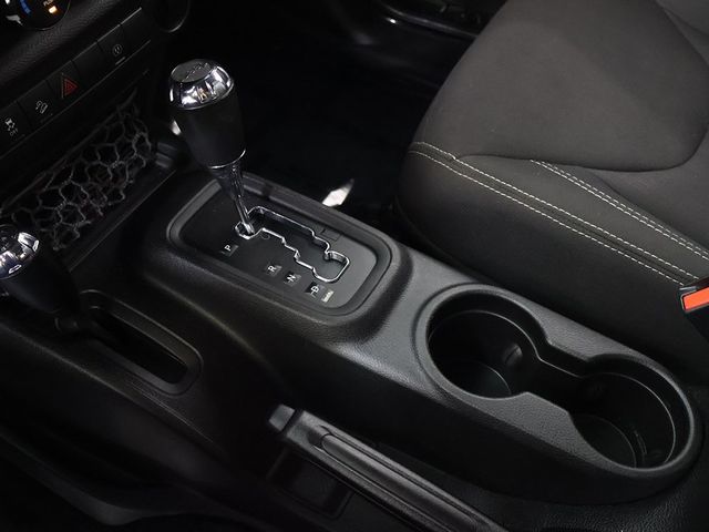 2015 Jeep Wrangler 4WD 2dr Rubicon - 22941759 - 34