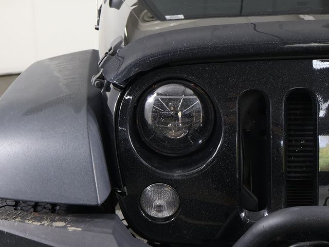 2015 Jeep Wrangler 4WD 2dr Rubicon - 22941759 - 7