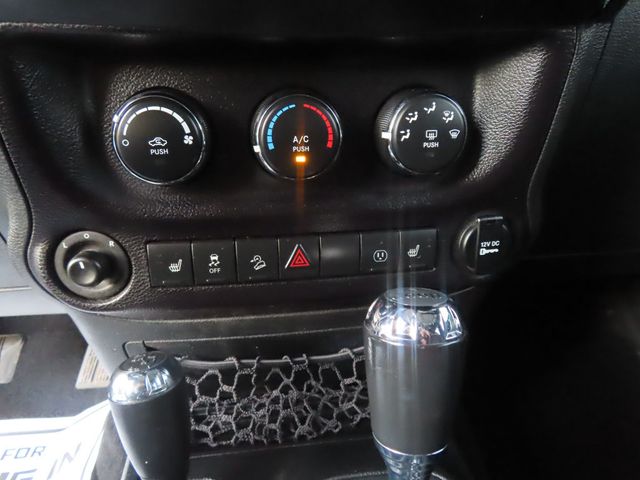 2015 Jeep Wrangler 4WD 2dr Sahara - 22906335 - 26